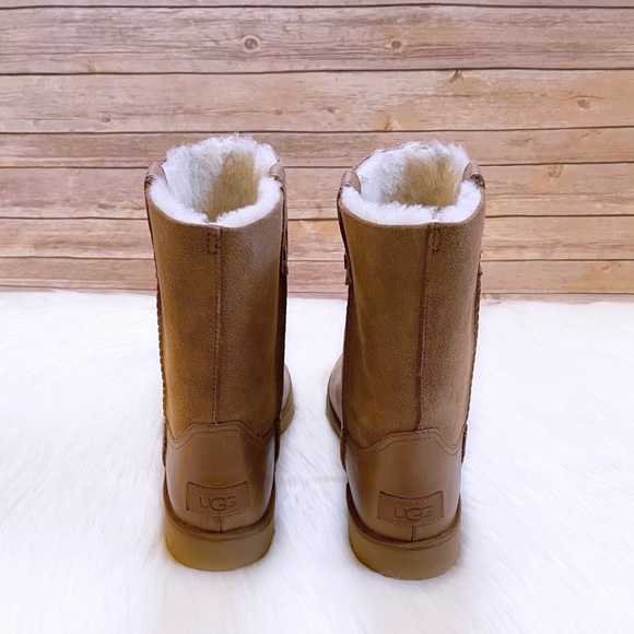 UGG Women’s Romely Short Chestnut Boots - Picture 5 of 9